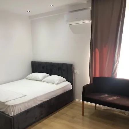 Bazaar Tirana- City Center 4 *